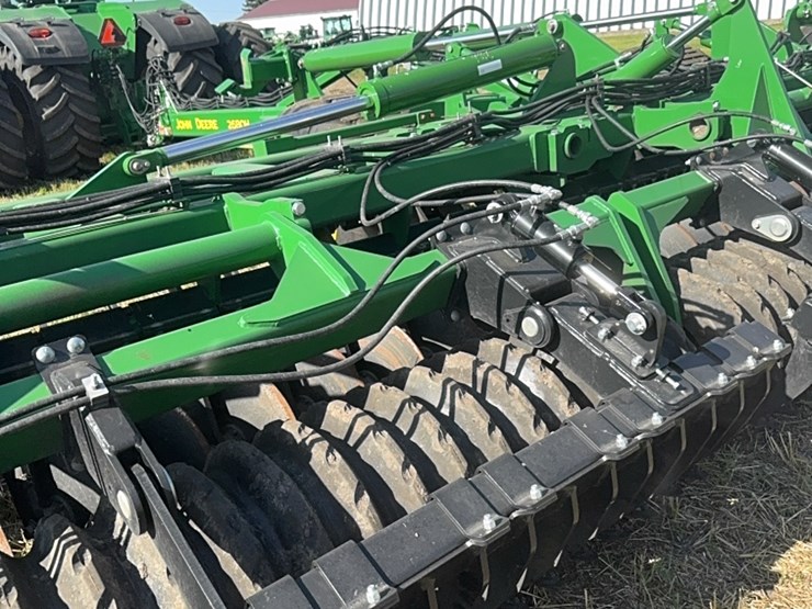 2023-john-deere-h-image-43