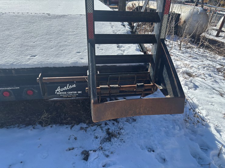 #2272-•-b-&-b-26'-equipment-trailer-image-25