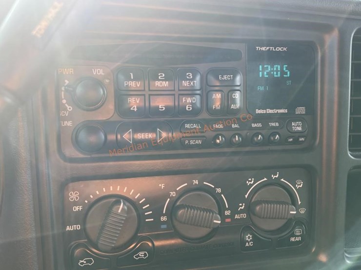 2002-chevrolet-silverado-2500-image-33