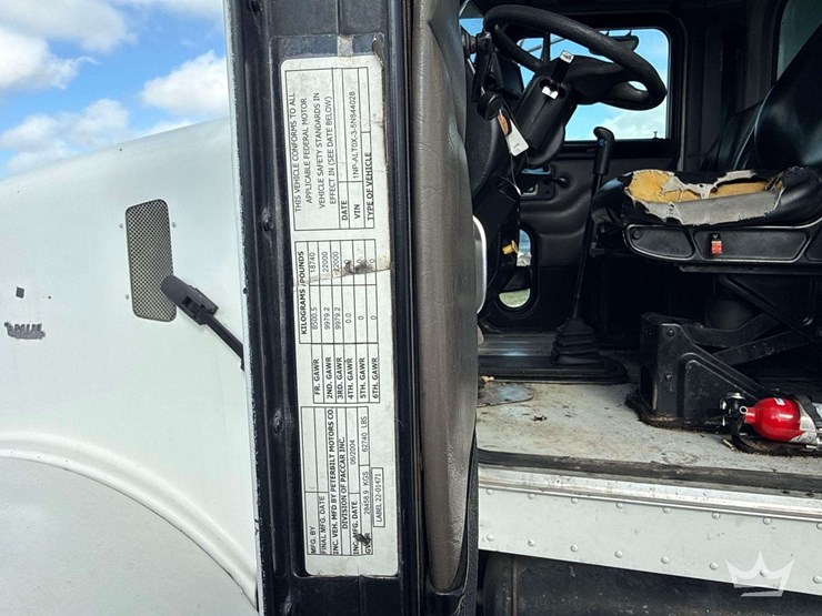 2005-peterbilt-357-image-41