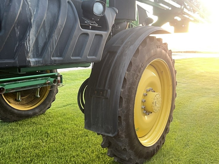 2014-john-deere-r4030-image-176