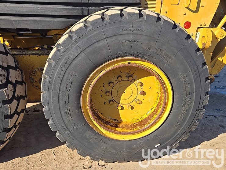 2005-caterpillar-140h-vhp-plus-image-13