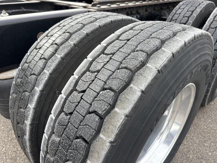 2020-kenworth-t680-image-59