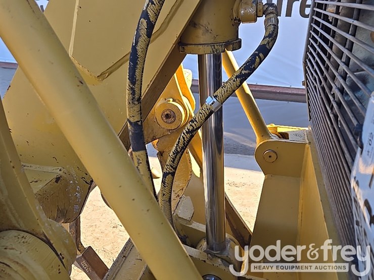 2005-caterpillar-140h-vhp-plus-image-67