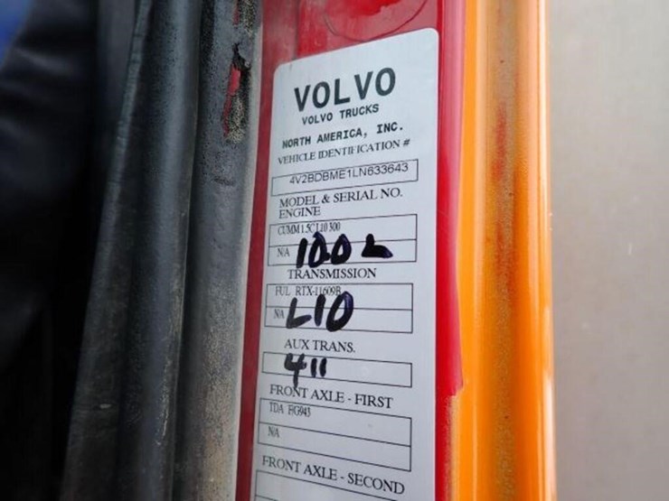 1990-white-gmc-t/a-water-truck-4v2bdbme1ln633643-image-11