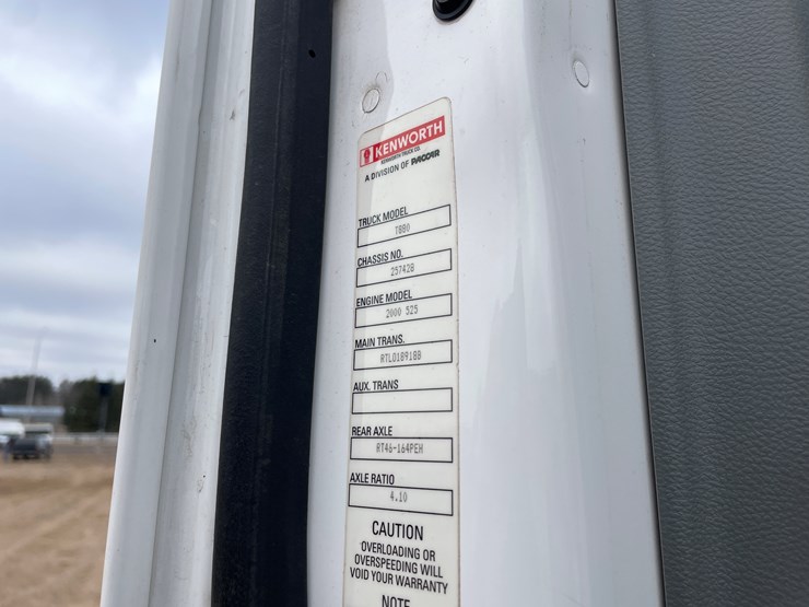 2019-kenworth-t880-image-62