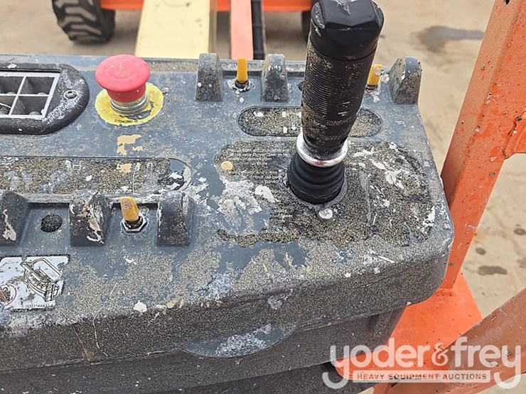 2015-jlg-600s-image-61