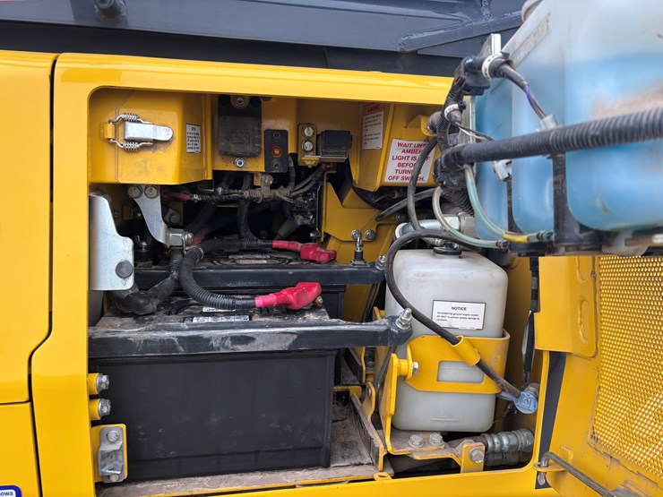 2021-komatsu-d39-image-79