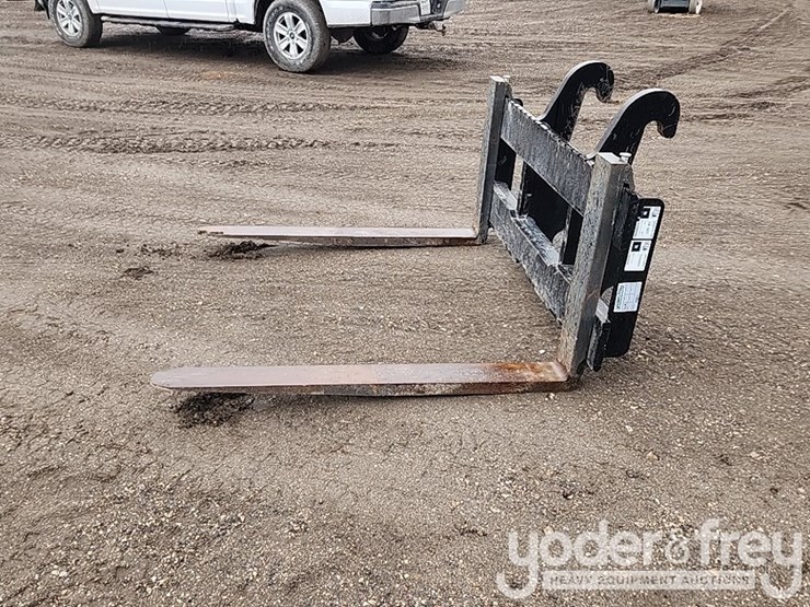 caterpillar-420f-image-2