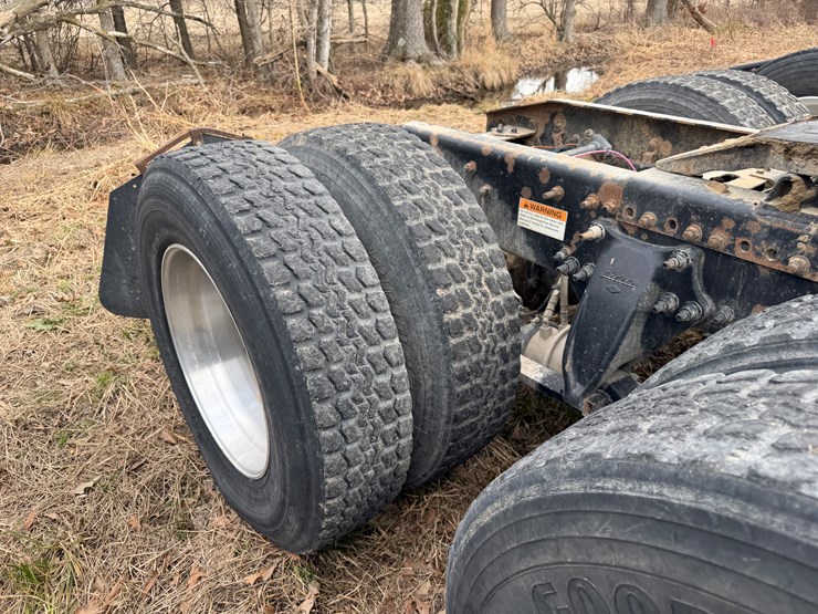 #40953-•-2019-freightliner-cascadia-t/a-daycab-truck-tractor-3akjhtdv4kskd3197-image-11