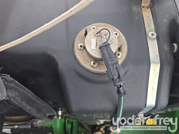 2020-john-deere-5075e-image-63