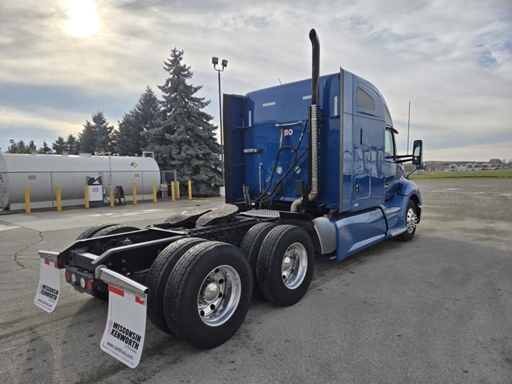 2019-kenworth-t680-image-5