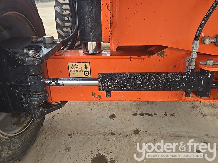 2015-jlg-600s-image-24