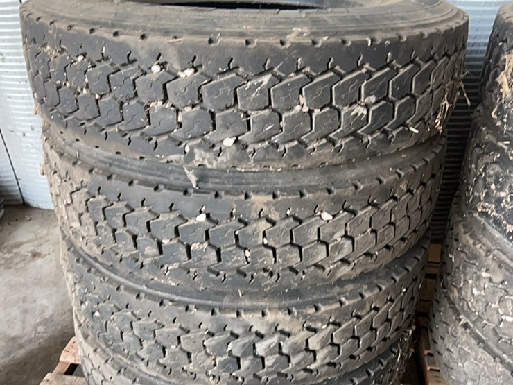 set-of-eight-truck-tires,-size-is-275/80/r-22.5,-all-are-excellent-shape-image-4