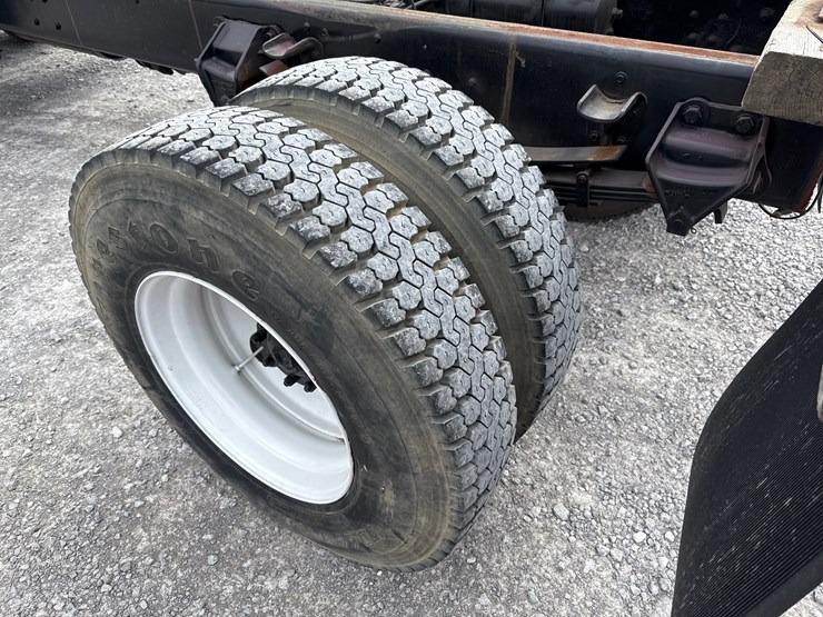 1994-ford-f800-image-21