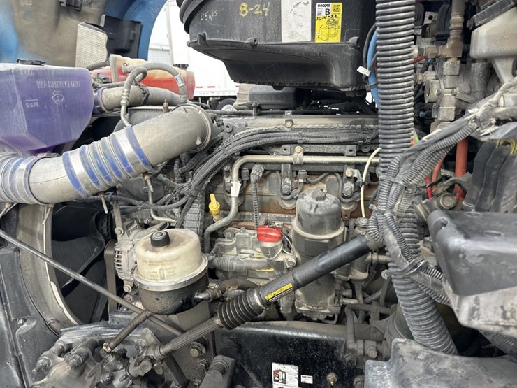 2020-kenworth-t680-image-25