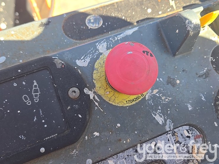 2017-jlg-600aj-image-72