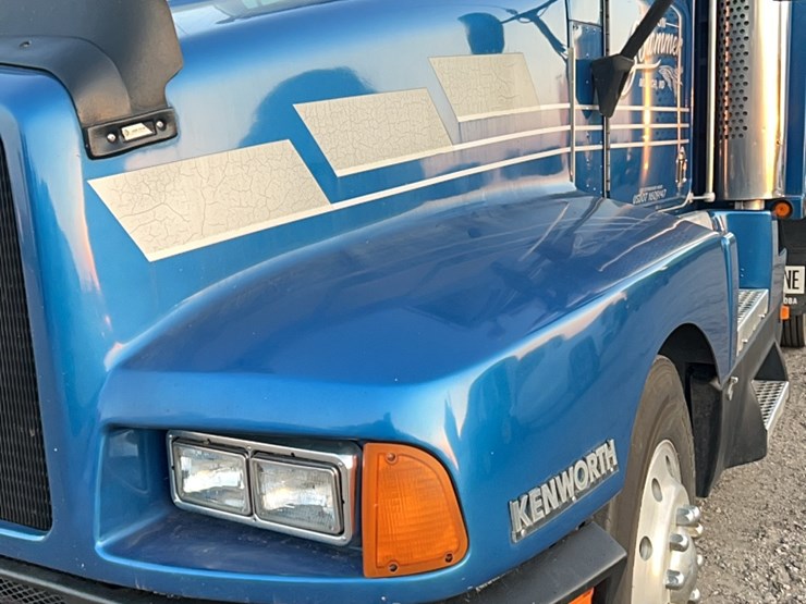 1990-kenworth-t600-image-103