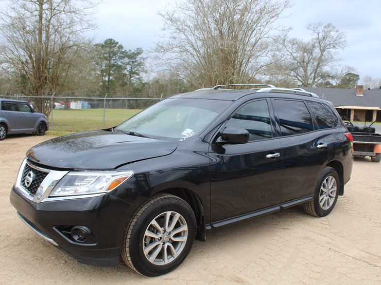 2015-nissan-pathfinder-image-1