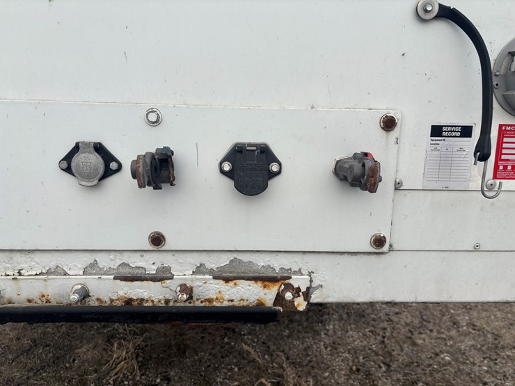 2001-hackney-beverage-trailer-image-34