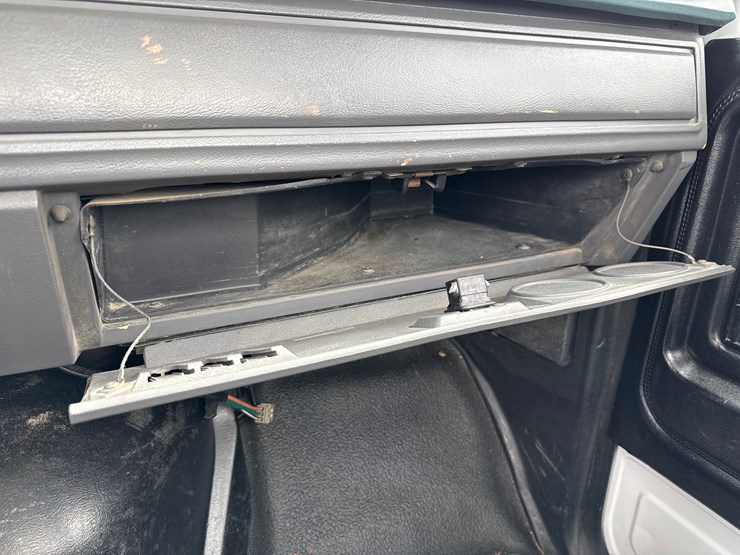 1994-ford-f800-image-30