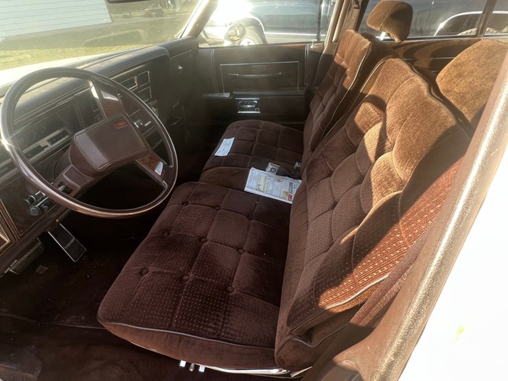 lot-13.-oldsmobile-delta-88-royale-car,-4-dr.,-196,050-mi,-307-v8,--4-speed-automatic-image-19