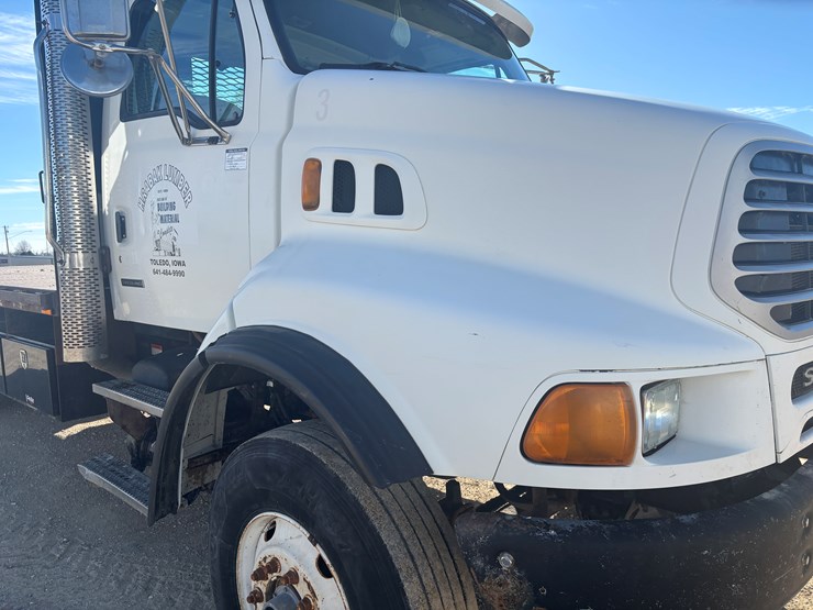 2005-sterling-lt8500-image-12