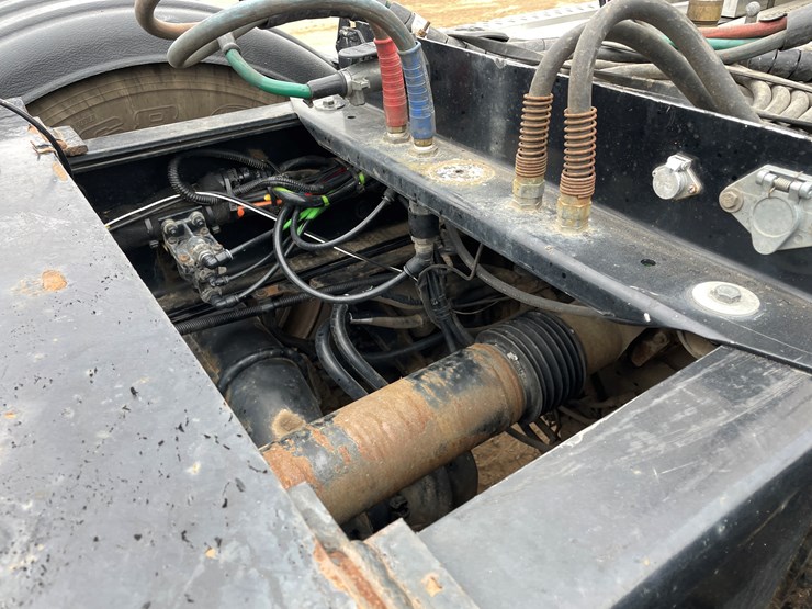 2019-kenworth-t880-image-19