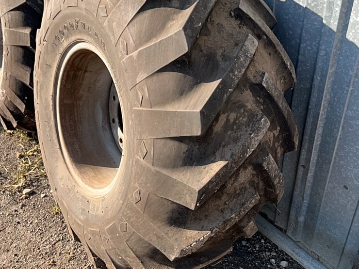 excellent-set-of-grip-tires,-size-is-16.5-l-–-16.1.--came-off-of-versatile-or-john-deere-self-propelled-swather,-always-been-stored-inside-image-3