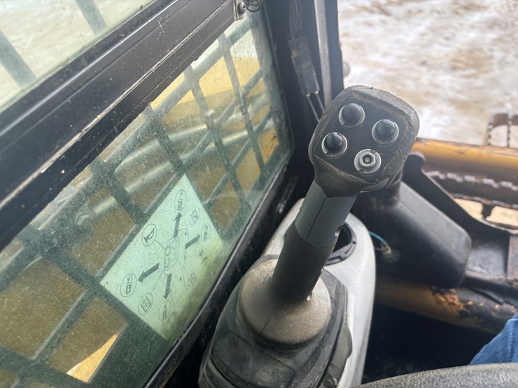 2009-caterpillar-252b2-image-34