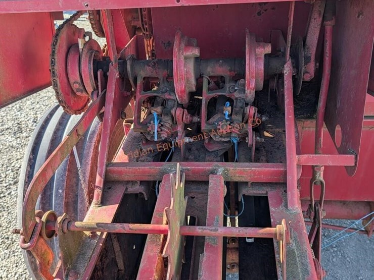 new-holland-286-image-9