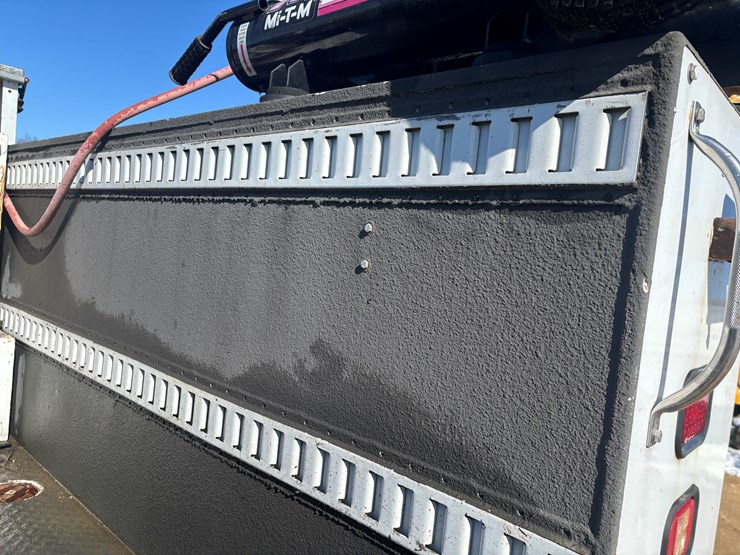 2011-miller-bobcat-225-image-28