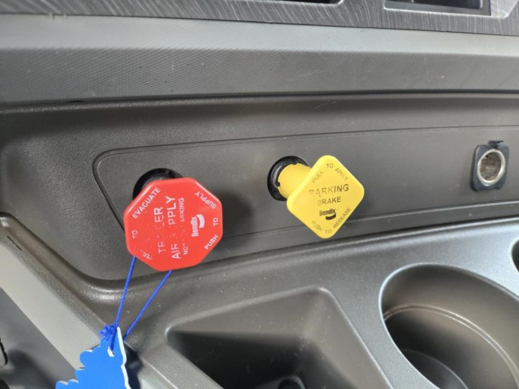 2018-kenworth-t680-image-57