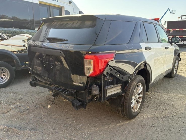 2023-ford-explorer-image-3