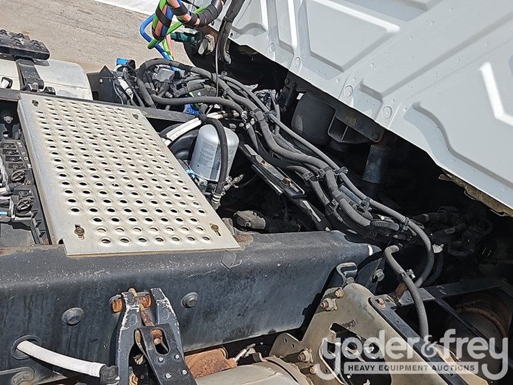 2017-international-8600-image-28