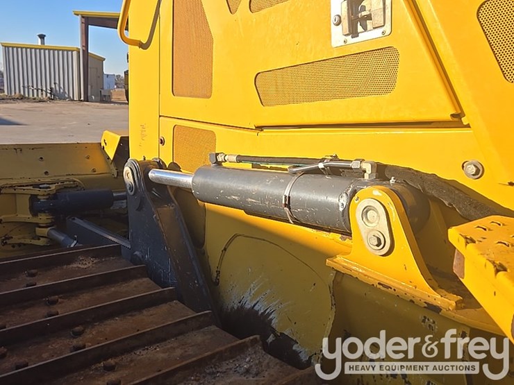 2018-deere-700k-image-46