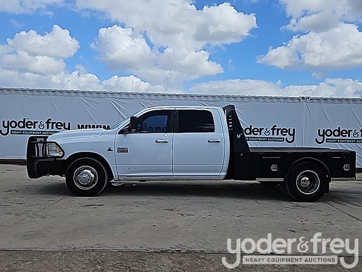 2010-dodge-ram-3500-image-2