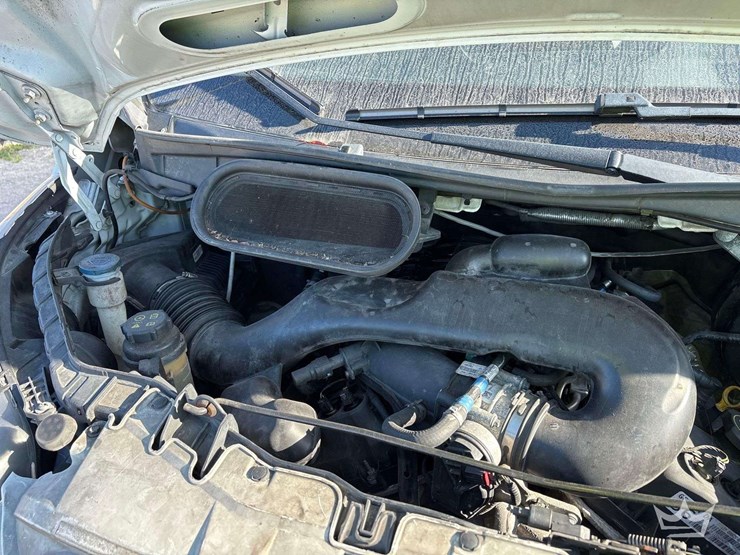 2019-ford-transit-image-8