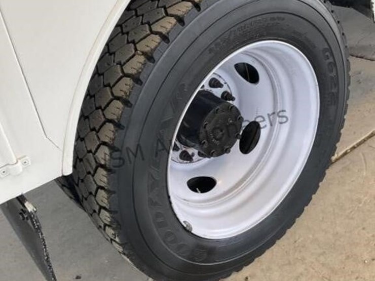 2016-ford-f550-image-8