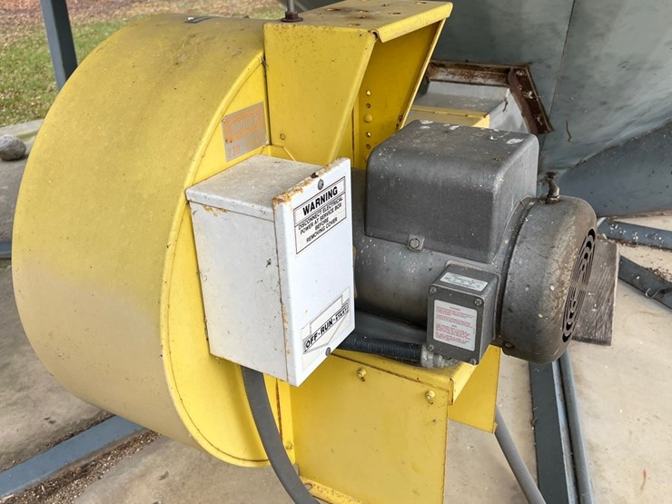 lot-22.-cenex-hopper-bin,-micada-bottom,-includes-golden-aire-single-phase-bin-fan-image-10