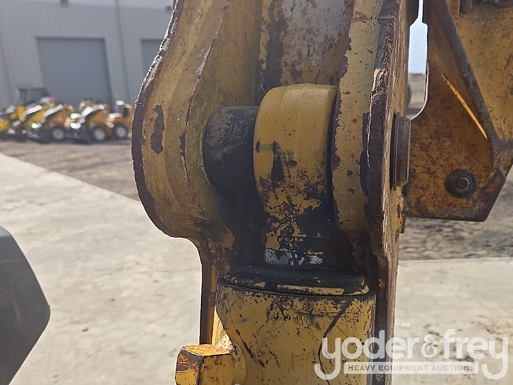 2010-deere-310sj-image-44