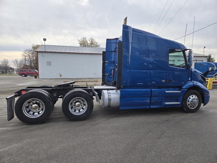 2019-volvo-10-image-6