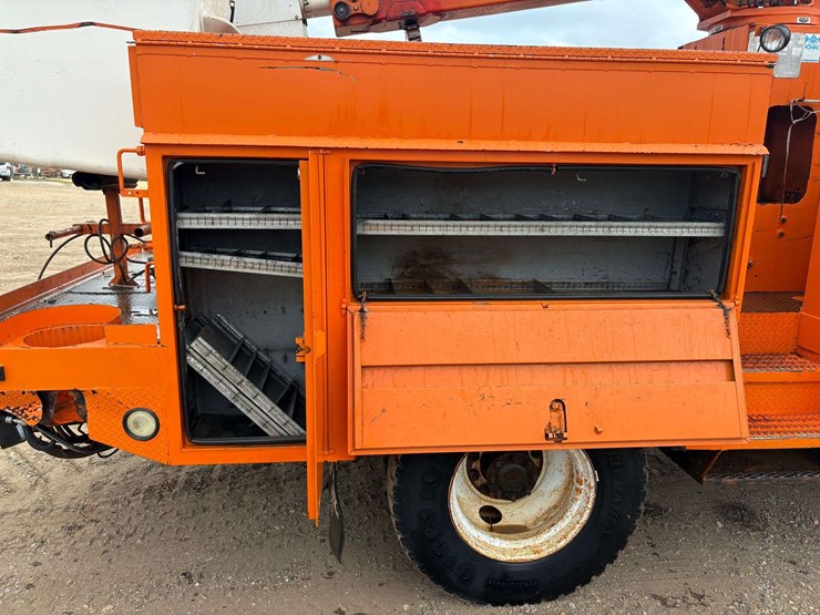 2004-international-durastar-4300-image-21