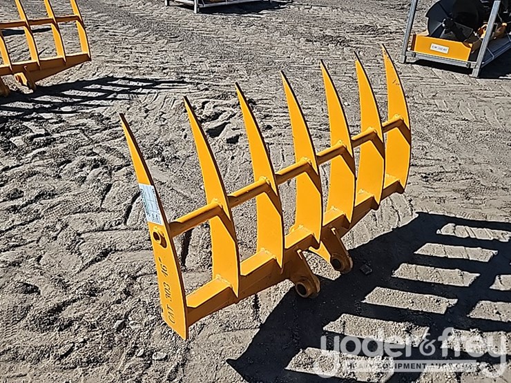 caterpillar-303-image-2