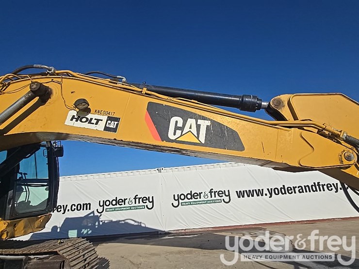 2016-caterpillar-335fl-image-44