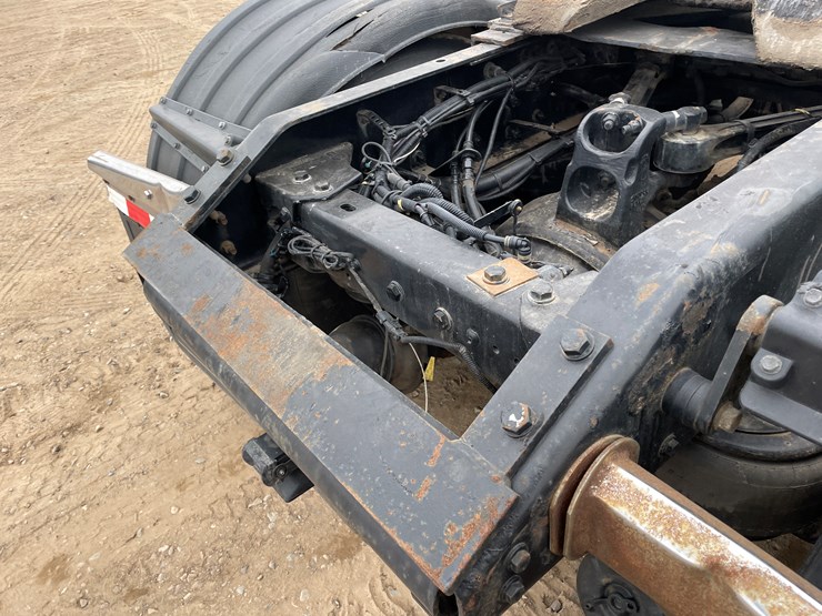 2019-kenworth-t880-image-25