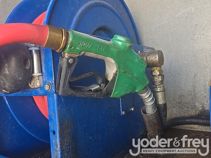 2009-peterbilt-335-image-53