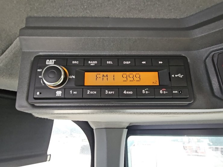 2026-caterpillar-926-image-43