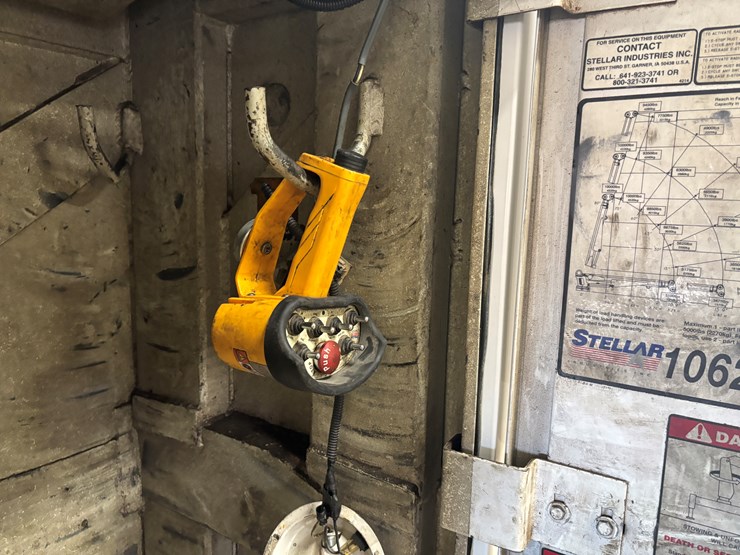 1987-peterbilt-379-image-59