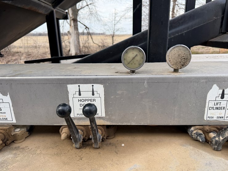 #40962-•-2013-magnolia-/-adams-t/a-fertilizer-tender-trailer-image-22